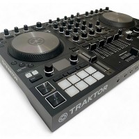 Native Instruments Traktor Kontrol S4 MK3 (Pre-Owned)