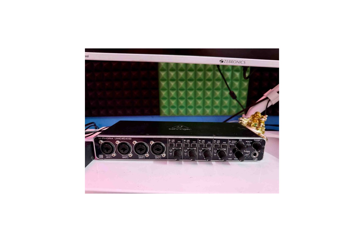 Behringer UMC404HD U-Phoria MIDI Interface with MIDAS Mic Preamplifiers (Pre-Owned)