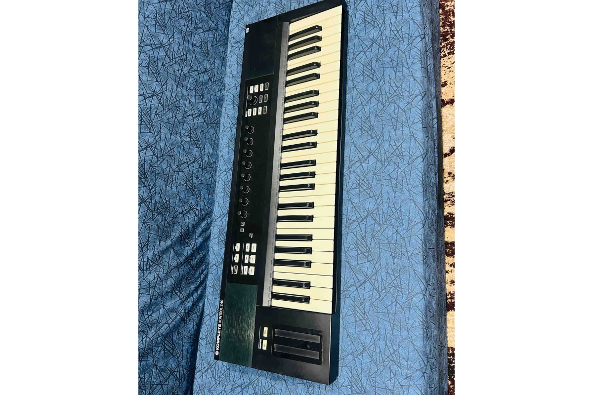 Native Instruments Kontrol S49 MK1 (Pre-Owned)
