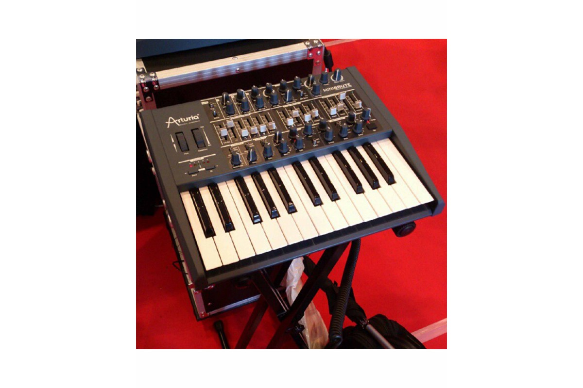 Arturia MicroBrute Synthesizer (Pre-Owned)