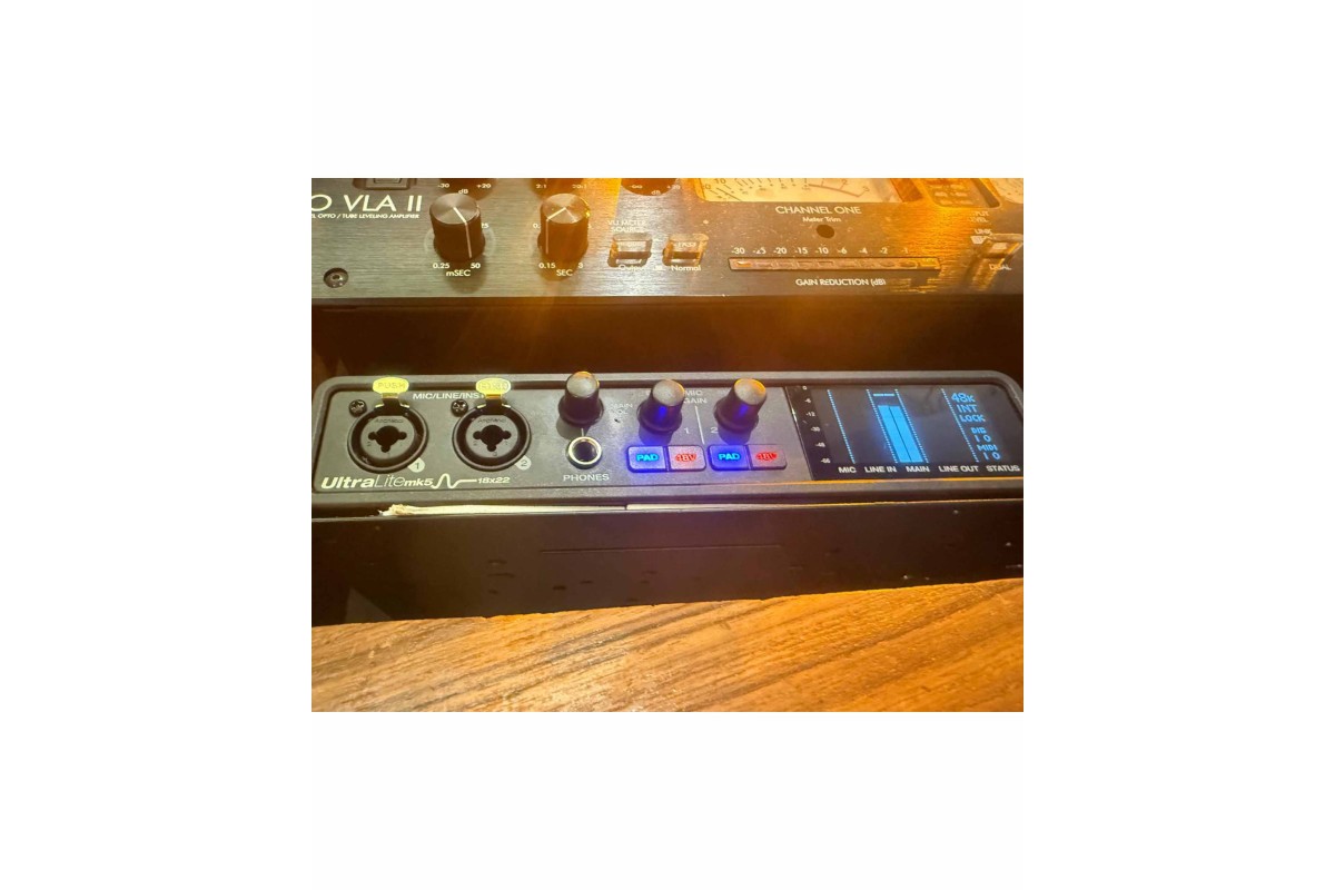Motu Ultralite mk5 (Pre Owned)