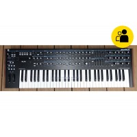 Novation summit 61 keys analog synthesizer (Pre-Owned)